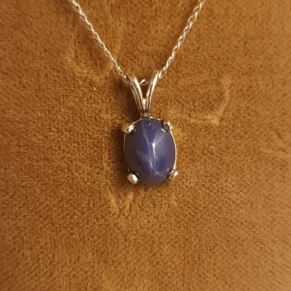 Jewelry - Genuine star sapphire necklace